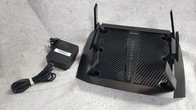Netgear R8000P Nighthawk X6S AC3200 1300 Mbps router wireless CA con alimentatore