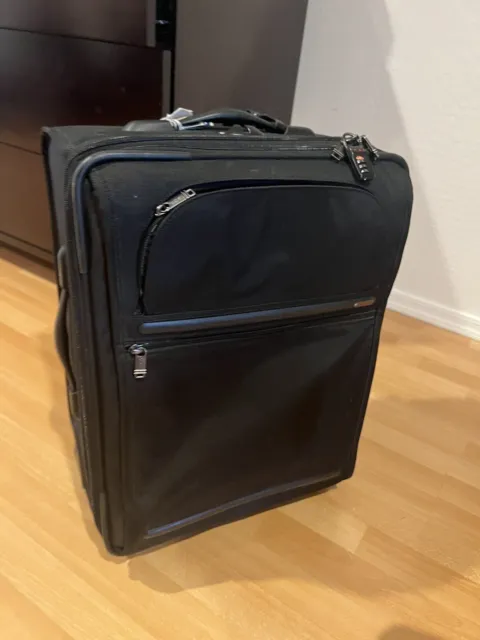 TUMI Continental Expandable Carry-On 2 Wheeled Luggage Alpha 2 22" - Black