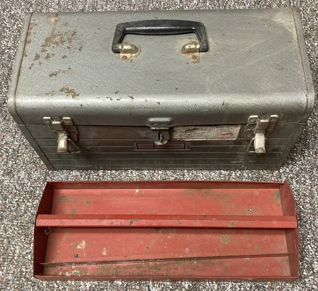Vintage Craftsman Tool Box- 18 x 8 x 9 in 916500
