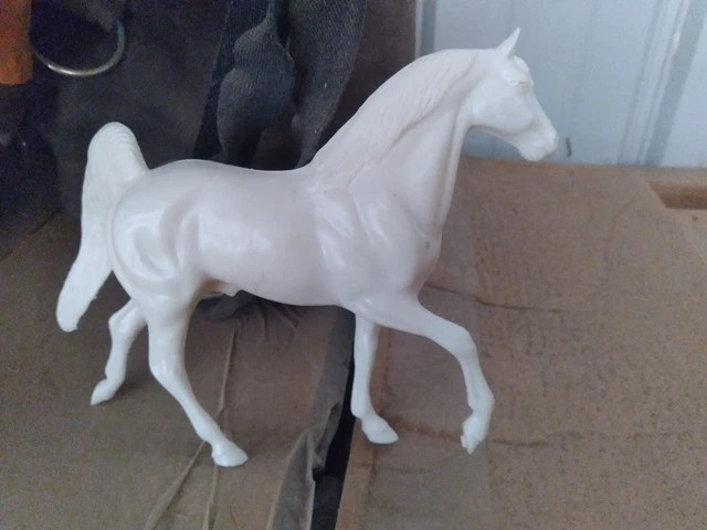 Hartland blank walking horse   breyer companion