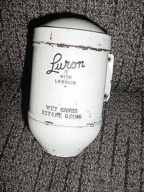 VTG Luron Boraxo Union Pacific RR Soap Dispenser Porcelain ****ESTATE FIND***