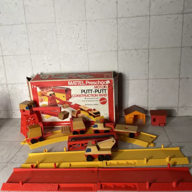 ~Vintage 1973 Mattel Preschool Motor Putt-Putt Construction Yard #7020~
