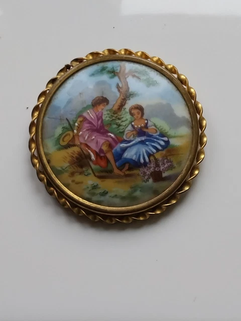 Broche Ancienne En Porcelaine De Limoges - Scène Galante - Bijou Vintage - Occasion