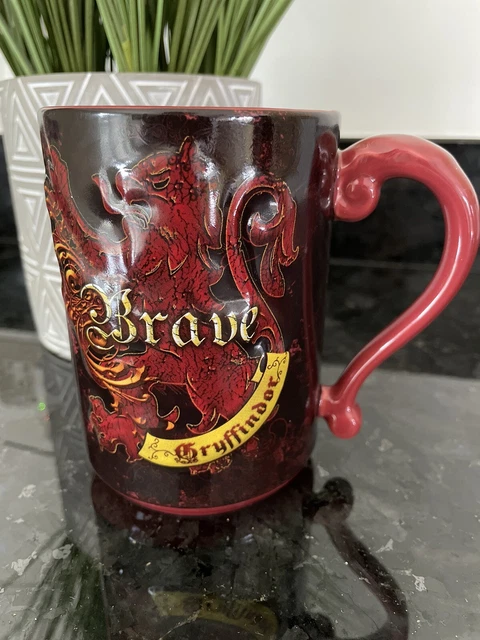 Harry Potter Gryffindor Embossed 3D Mug Warner Bros Studio Tour London Brand New
