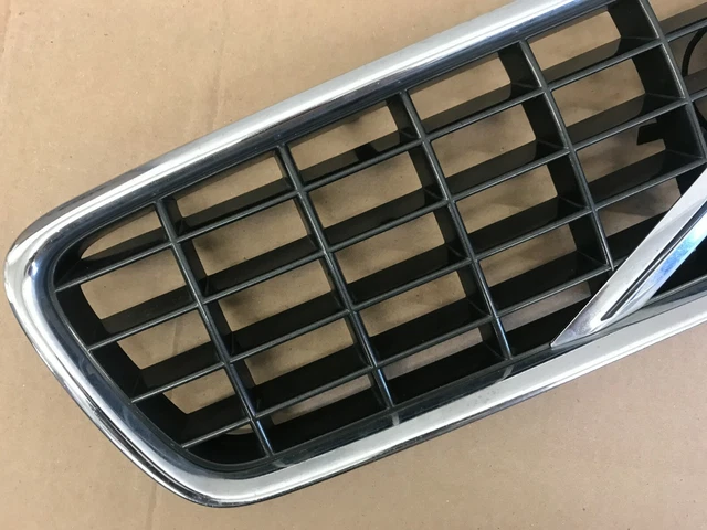 04.5-07 Volvo S40 V50 Upper Grill 8620116 2