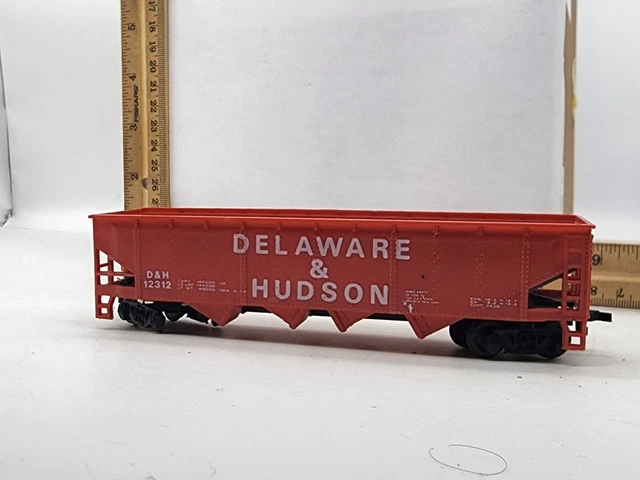HO Scale Delaware and Hudson D&H 12312 Quad Hopper Freight Car