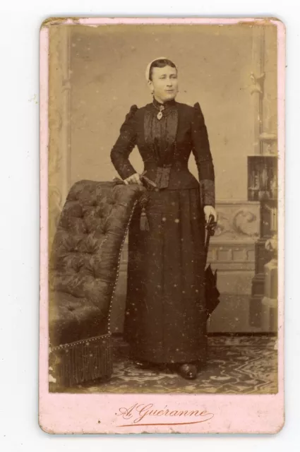 PHOTO CDV 1890 St NAZAIRE Guéranne, une femme pose ombrelle et coiffe