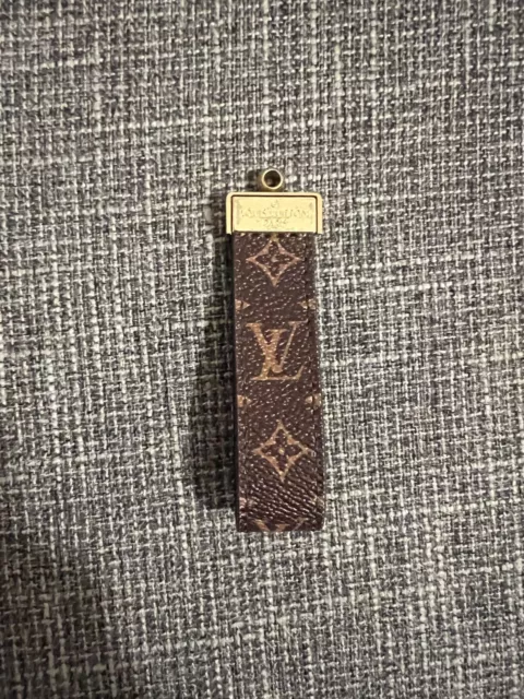 Louis Vuitton DRAGONNE KEY HOLDER KEY CHAIN