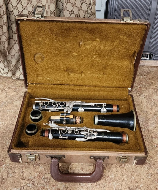 Vintage Selmer Series 9 Clarinet w/ Hard Case Made in France S8075 Auction!
