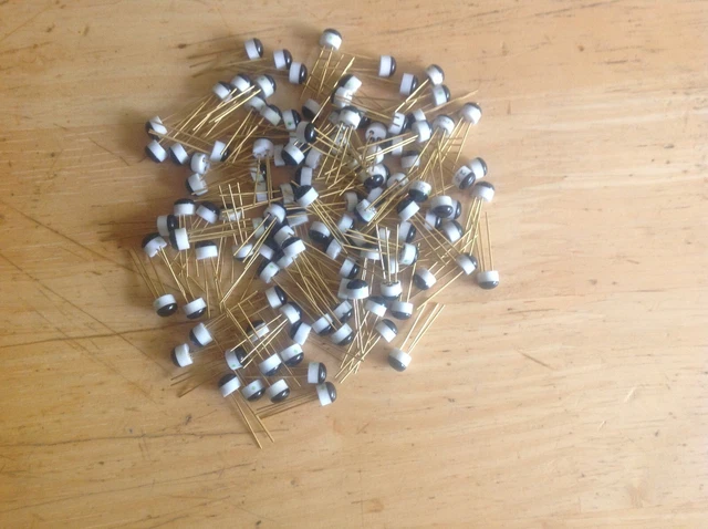 Vintage Globe Top Transistor 3-pin. Gold Lead. Green Diamond Dot Mark. 50pcs