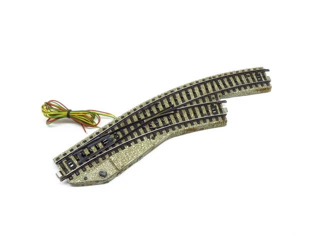 Aiguillage Courbe à Droite Märklin Mini Club Référence 8567 / 8569 R - Échelle Z 1/220 - Occasion Très Bon état