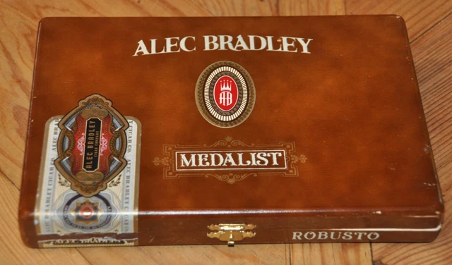 Vintage Cigar Box Alec Bradley Cigars Honduras WOOD empty RARE brown metal latch