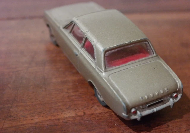 DINKY TOYS - 559 - FORD TAUNUS - Boîte vide d'origine DINKY TOYS - 559 - FORD TAUNUS - Boîte vide d'origine