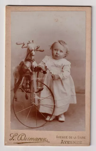 CDV Desmarez à Avesnes - Enfant au cheval tricycle - Vintage print c.1900