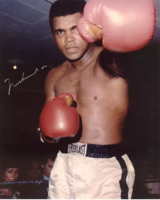 Boxer *Muhammad Ali* 8X10 Signed Reprint Photo White Trunks Autographed