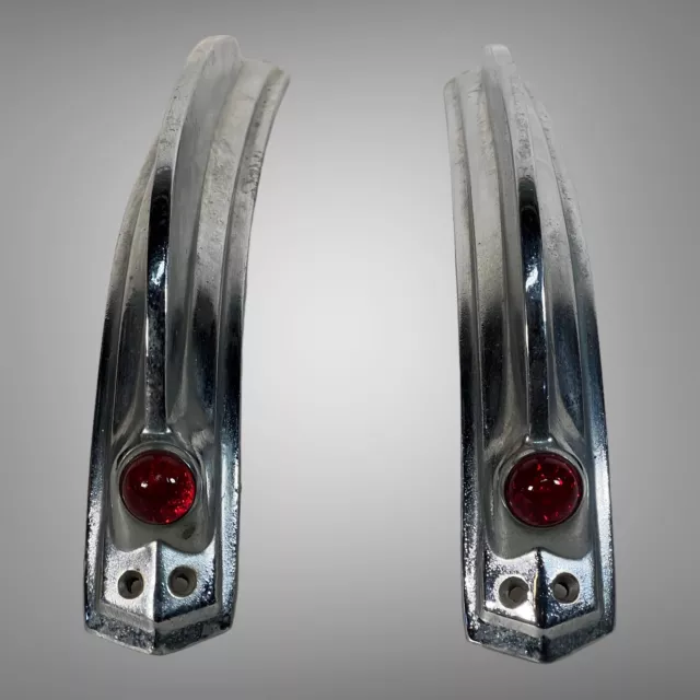 1949-1951 Ford Chrome Accessory Rear Fender Top Chrome Trim Red Glass Reflector 1949-1951 Ford Chrome Accessory Rear Fender Top Chrome Trim Red Glass Reflector