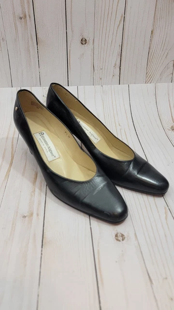 etienne aigner classic pumps
