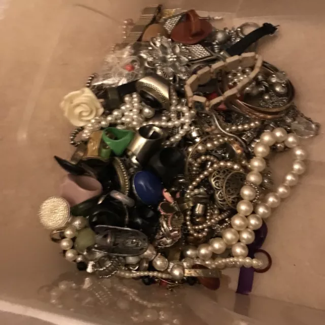 house Clearance  Jewellery Tangled And Broken Ideal For Crafts