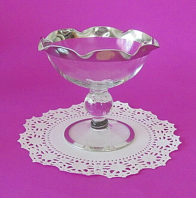 VINTAGE CLEAR Glass Pedestal Compote/Candy Dish Scalloped Edge