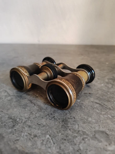 ANCIENNE JUMELLE DE théâtre "Thezard" en métal doré et plastique - XXe