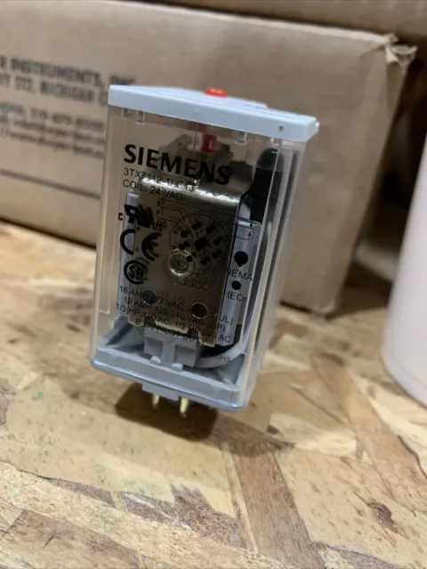 Siemens 3TX71 DOUBLE CONTACT RELAY, COIL 24   3TX7112-1LC13