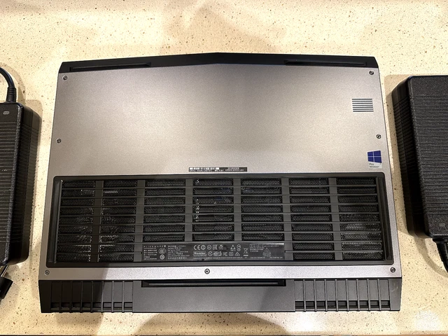 NOTEBOOK ALIENWARE 17 R4, GTX 1080 8GB, I7-6820HK, 16GB DDR4, 2x1ТB SDD ...