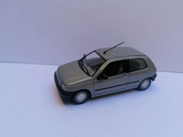 Renault Clio - NOREV  1:43 éme   emballage d'origine capsule   (neuf)
