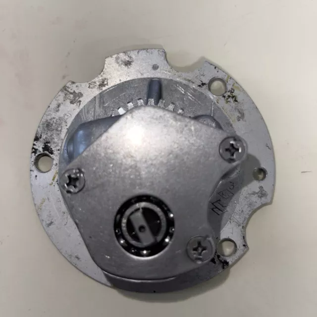 Suzuki B100 B100P B105 B105P KT120 OIL PUMP GEAR BOX DRIVE ASSY 16300-03301