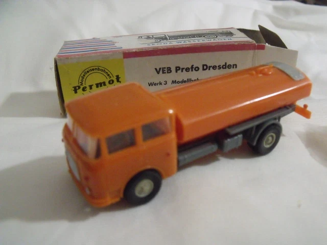 Guiloy Espagne camion FORD citerne CEMENTOS neuf en boite MIB 1/64