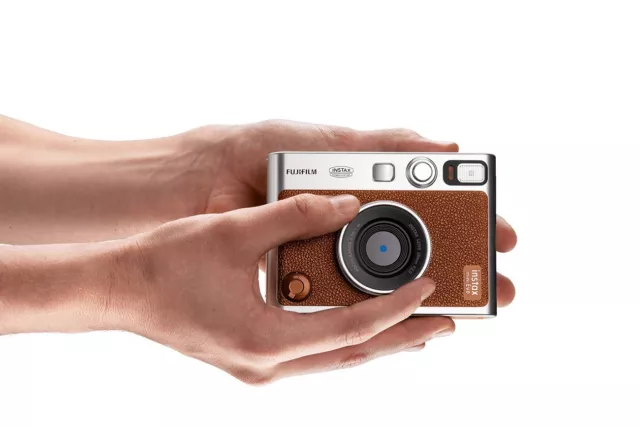 FUJIFILM INSTAX mini Evo Sofortbildkamera, Brown