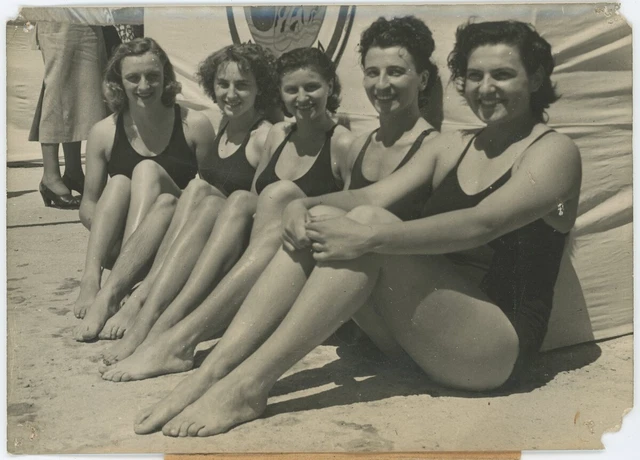 Photo Ancienne Stade Français - Équipe Féminine De Natation (Isle Adam, 1949)