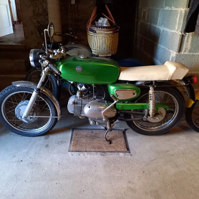 BENELLI MOTOBI 125 SPORT SPECIAL 1969 . ETAT EXCEPTIONNEL. PNEUS NEUFS . 33 mkm.