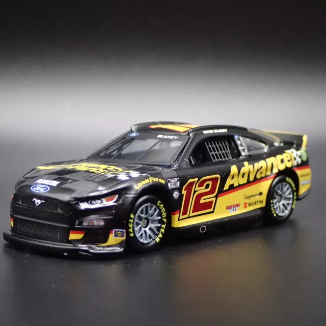 2023 23 FORD MUSTANG 12 Ryan Blaney Avancé Auto Nascar 1:64 Balance Voiture