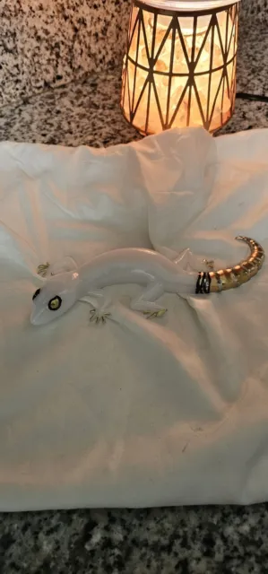 Lizard- Nice Home Accent Piece- One Of A Kind- Expoxy Resin Made