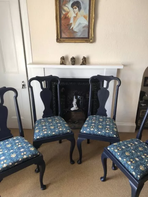 Set of 4 Antique Painted Queen Anne Style Dining Chairs