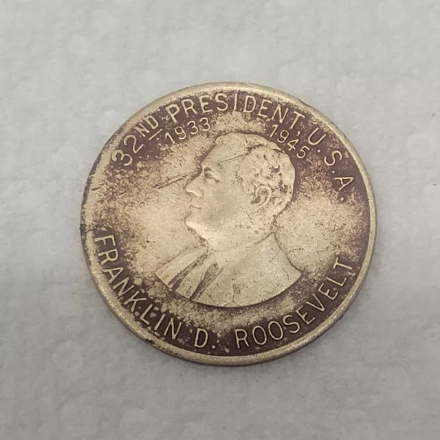 Vintage Franklin D. Roosevelt   32nd President Brass Medallion  Metal