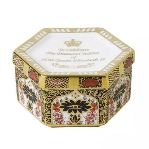 Reina Isabel II Diamante Aniversario L/S Hexagonal Caja ,Ed.Limitada 500 - Real