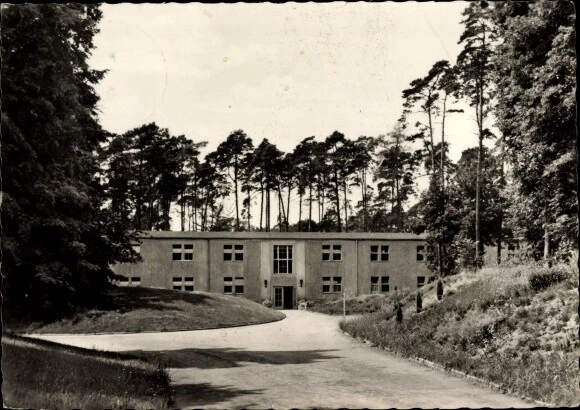 Ak Potsdam in Brandenburg, Heinrich Heine Sanatorium, Waldhaus - 2472875