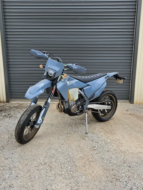 Husqvarna Fe 501 2022 converted to Supermoto LAM (approved)