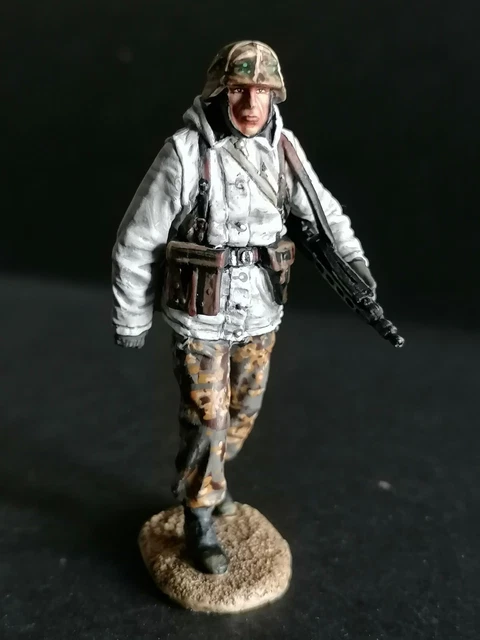 LWG032 German Advancing with MP44 figurines et collections