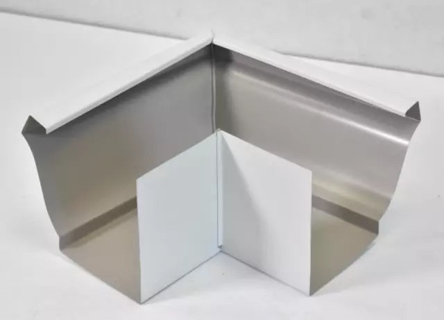 White Painted Aluminum Box Miter 6" Outside 90° Inside Corner Gutter 6OTMRT3W