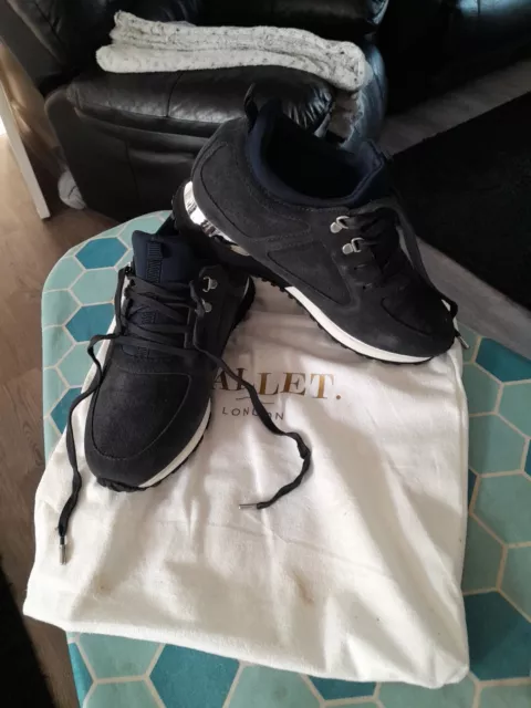 Mallet suede diver trainers deals