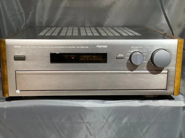 YAMAHA AVX-2000DSP VINTAGE AV Receiver Wooden Side Panels Used