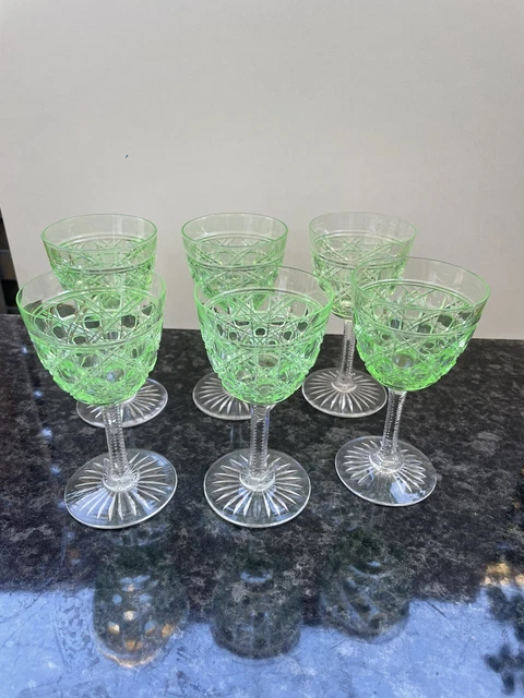 6 Verres A Vin Rouge En Cristal Vert Baccarat Modèle Diamants Pierreries