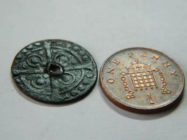 Rare Medieval bronze jetton / token coin King Edward ? Metal detecting detector