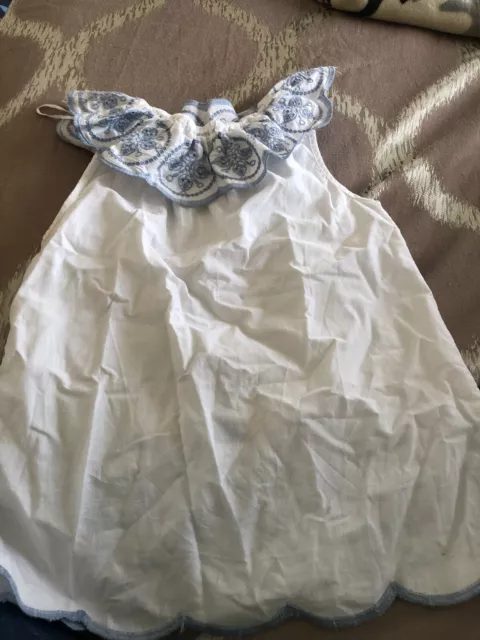 Girl’s White With Blue Trim top Age 8-9 2