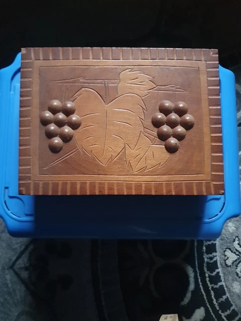 Boîte En étain Française à Décor De Grappe De Raisin - Déco Vintage
