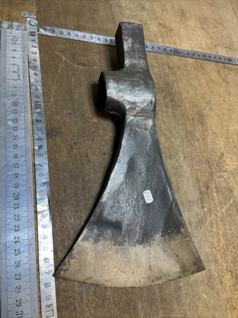 Outil Ancien AXE Hache Bucheron OLD TOOL gravé REVOLLIER avec son