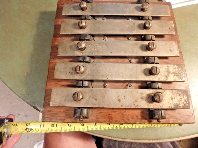 8J-vintage 10 1/2" square wall chime. 5 bar marked MARKED DEACAN PLATE CHIME #11