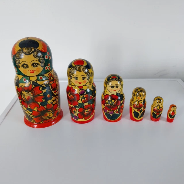 POUPÉES RUSSES POUPÉES GIGOGNES 7 VERT PIECES RUSSIE PEINTE A